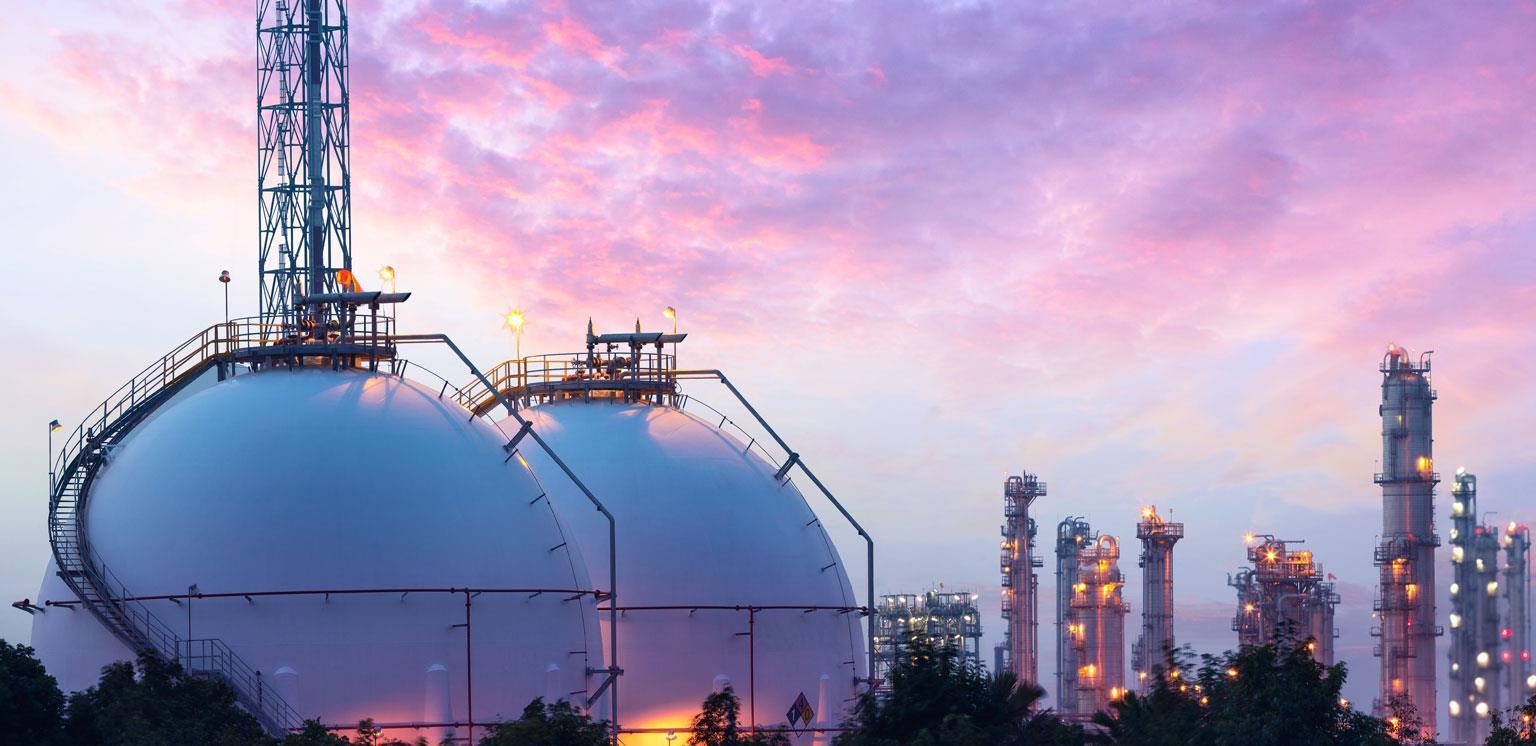 Oil and Gas Industry in Vietnam Provides the Best Economic Growth